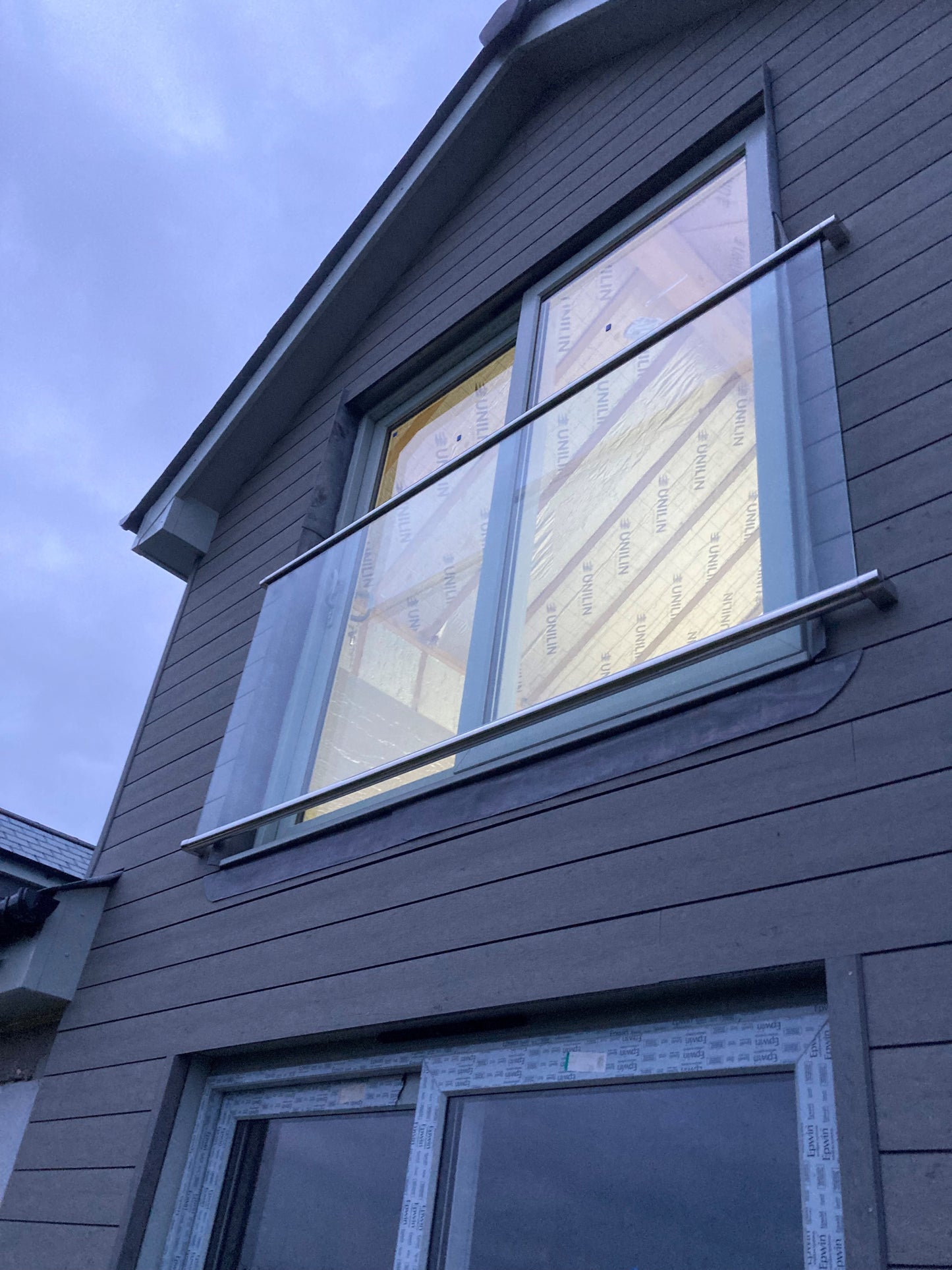 Round End Fitting For Slotted Tube (RIGHT)