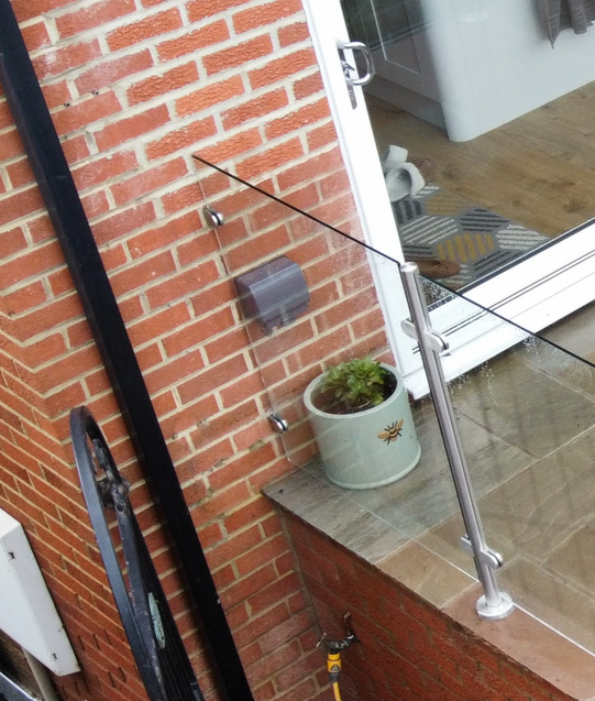 Flat Backed Middle D Glass Clamp 13.5mm Glass Grade 316