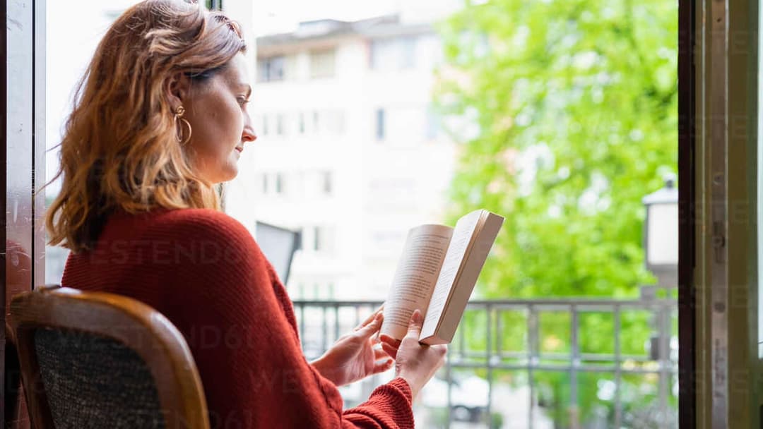 How to Turn Your Patio Balustrade Into a Cosy Reading Nook