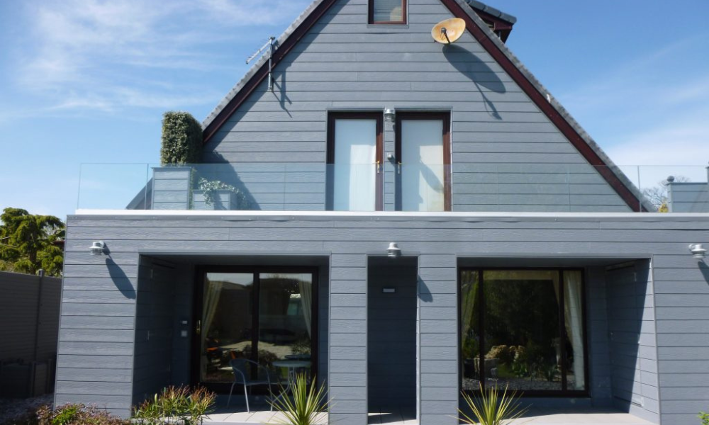 How is a glass balustrade measured?