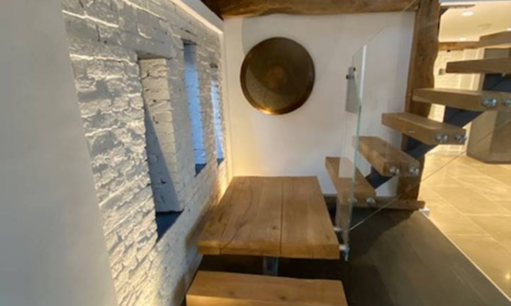 How much does a glass balustrade cost?