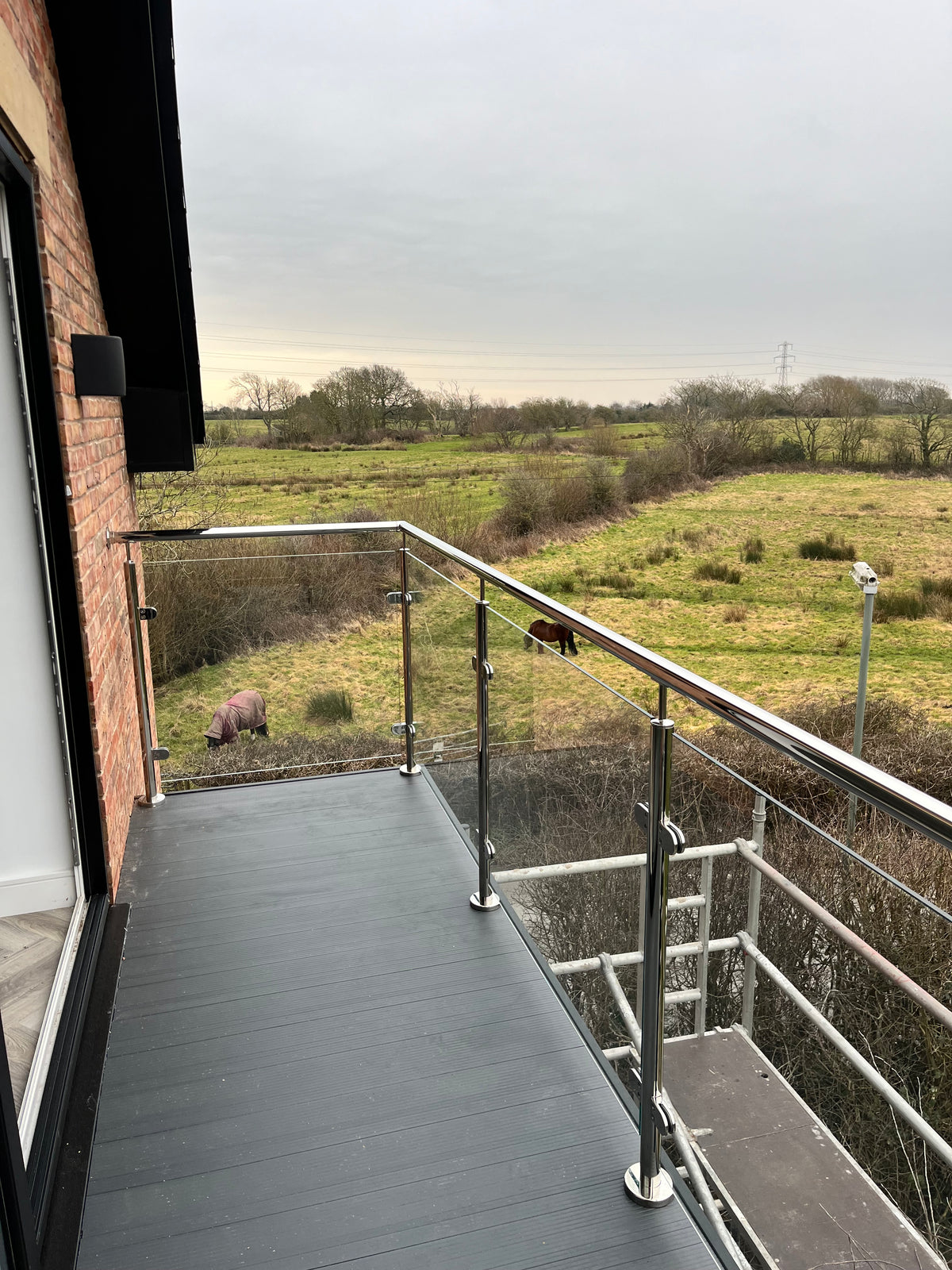 Handrail Brackets With 135° Saddle For 42.4mm Upright