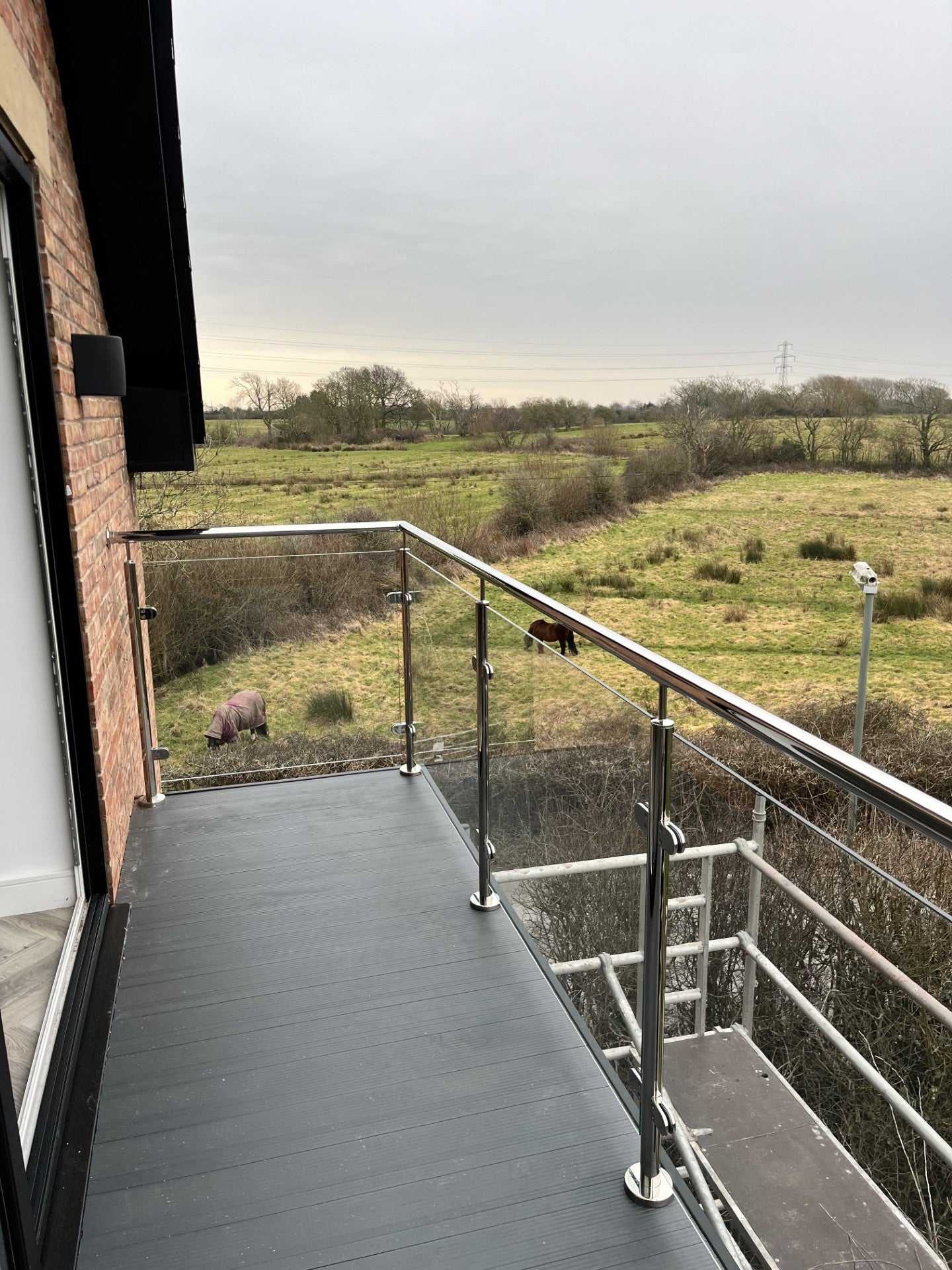 Mirror Polished Corner Post With Handrail Bracket